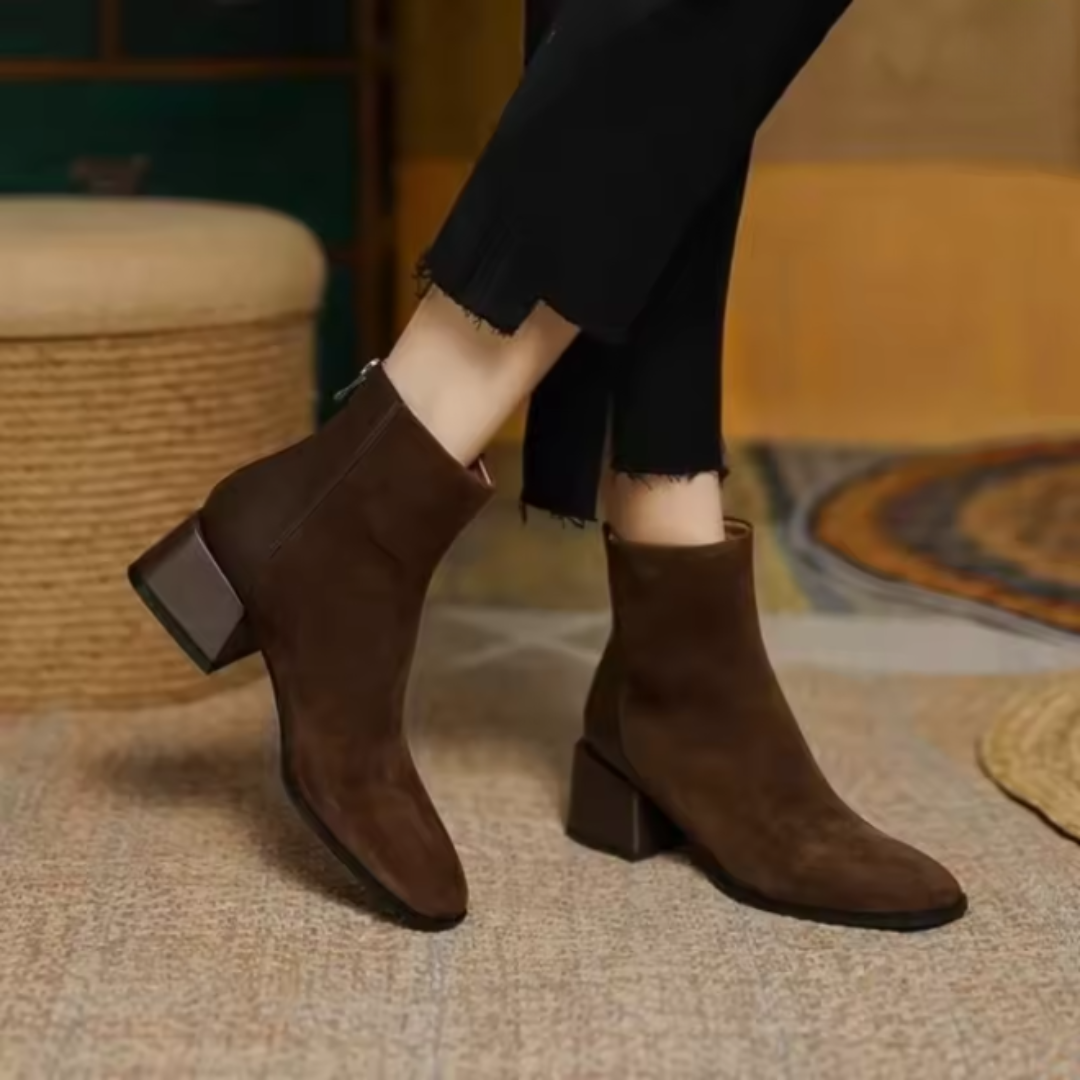 Livia | Stivaletti in Suede con Tacco Medio